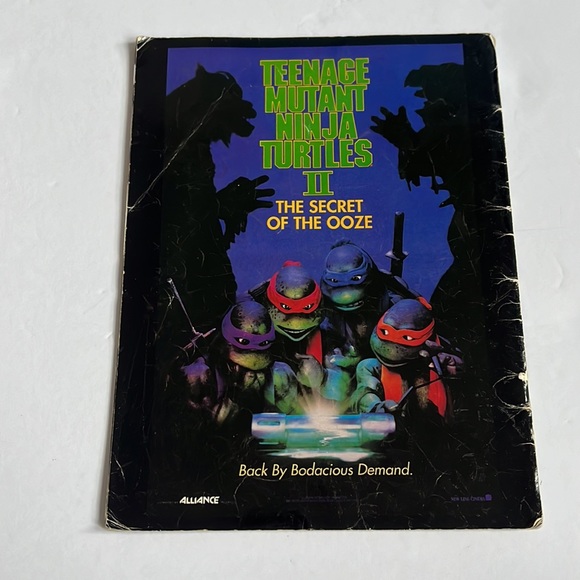Teenage Mutant Ninja Turtles 2 Official Magazine Movie / 1991 - Picture 2 of 4
